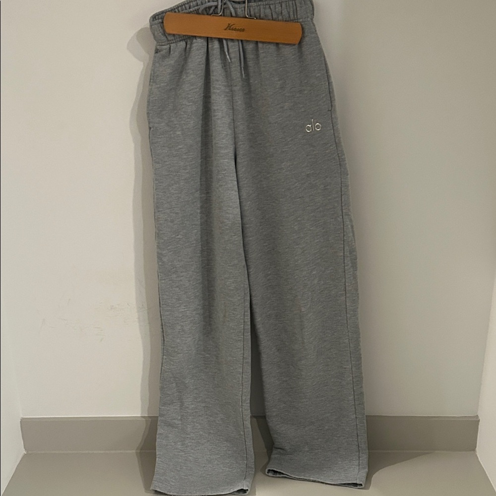 ALO Accolade Straight Leg Sweatpants